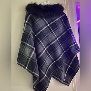 ODIVA fur neck poncho
